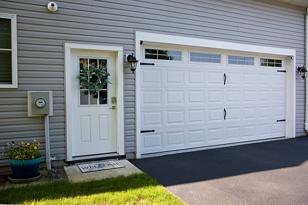 24/7 Emergency Garage Door Panel Replacement experts in Osceola, AR